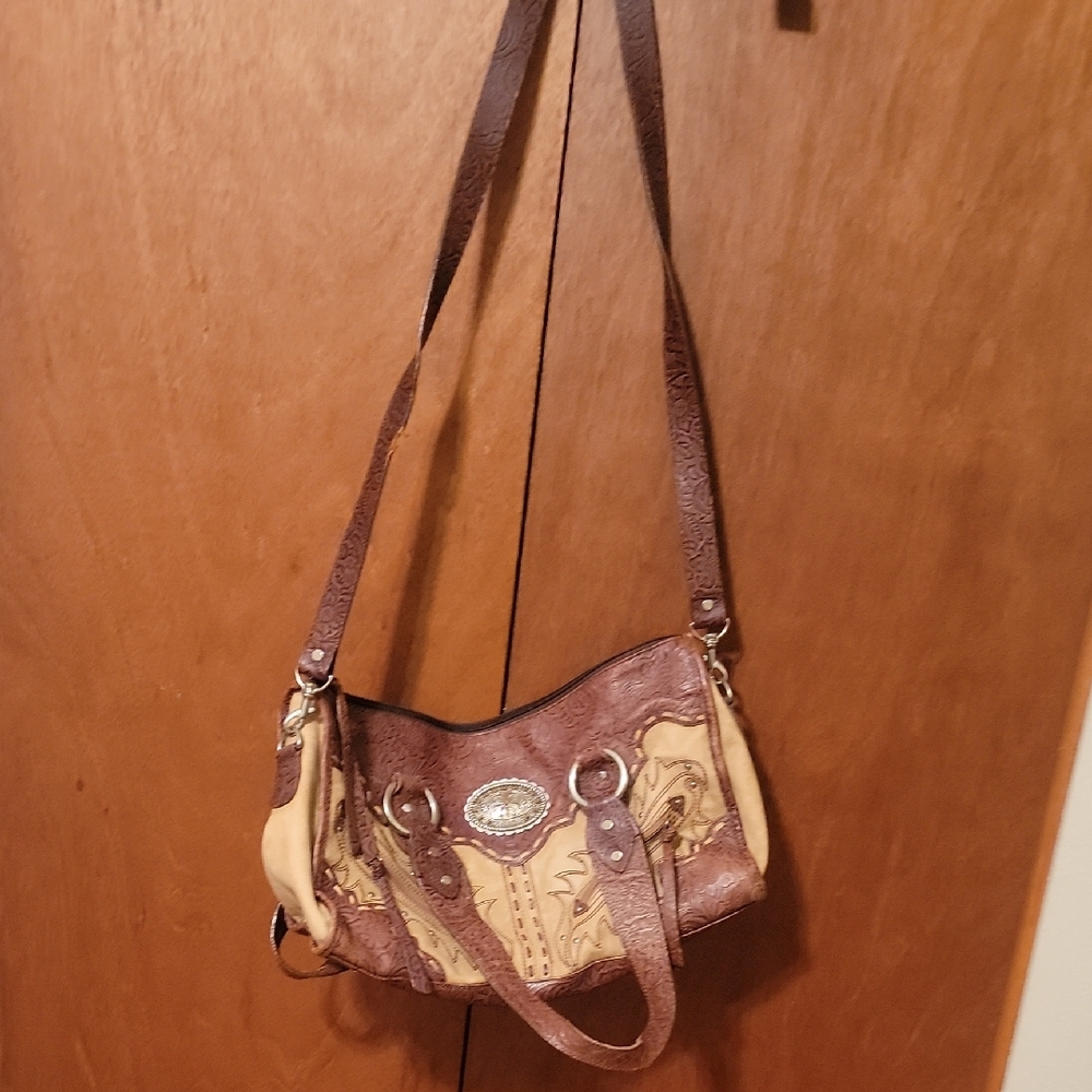 ARIAT Brown and Tan Shoulder Bag
